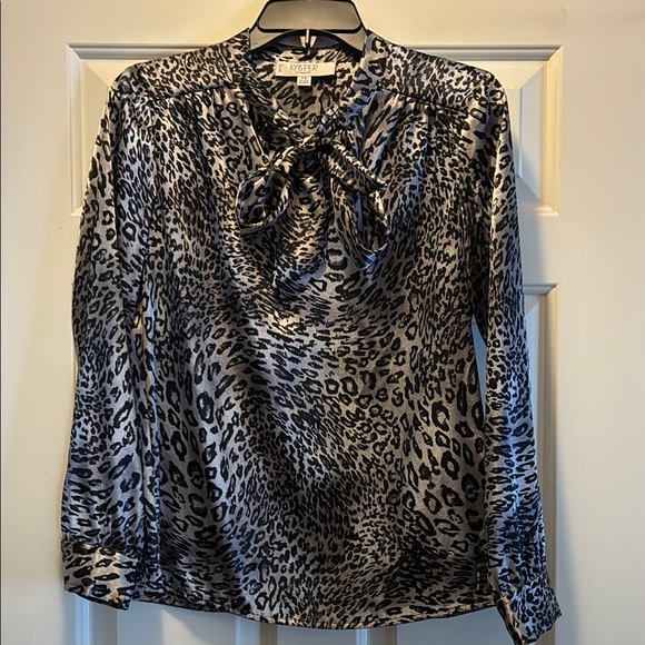Kasper Tops - Kasper Black and Gray Leopard Print Blouse
